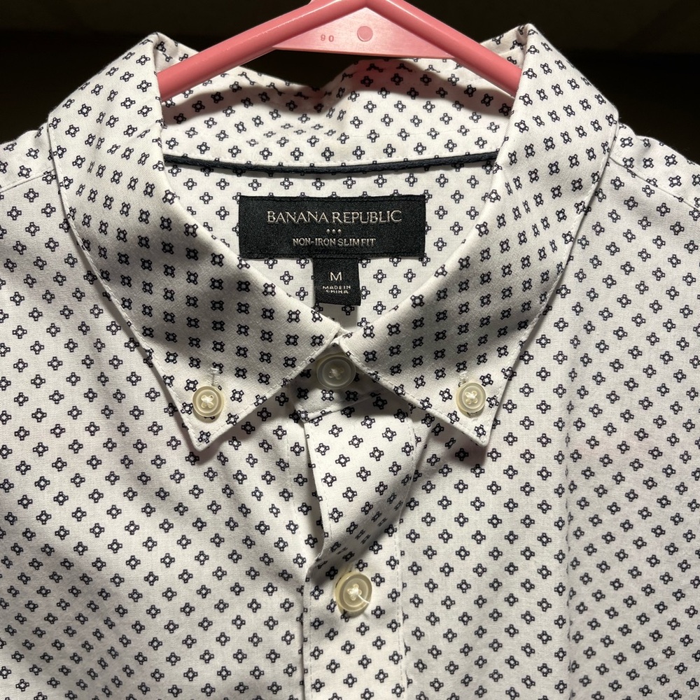 Banana Republic Men's White and Black Patterned Shirt
